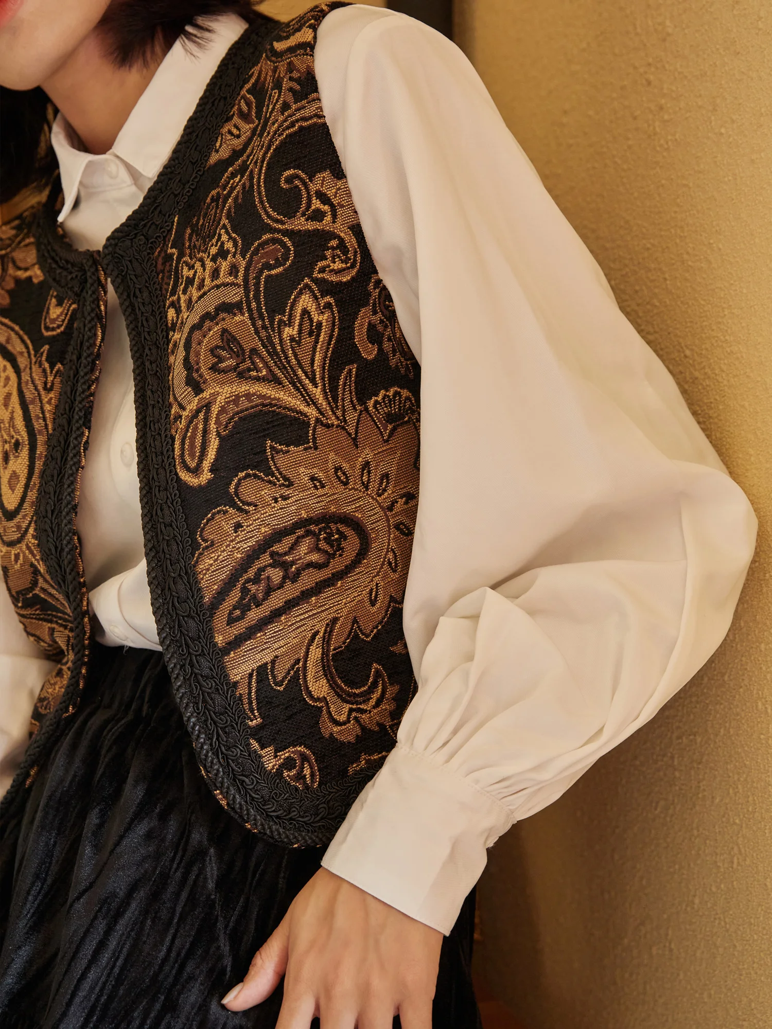 

VIMIE ort Embroidered d Jaet Vintage Floral Embroidered Fabric Women's Precise Trim Jaet Commute Sle round Ne