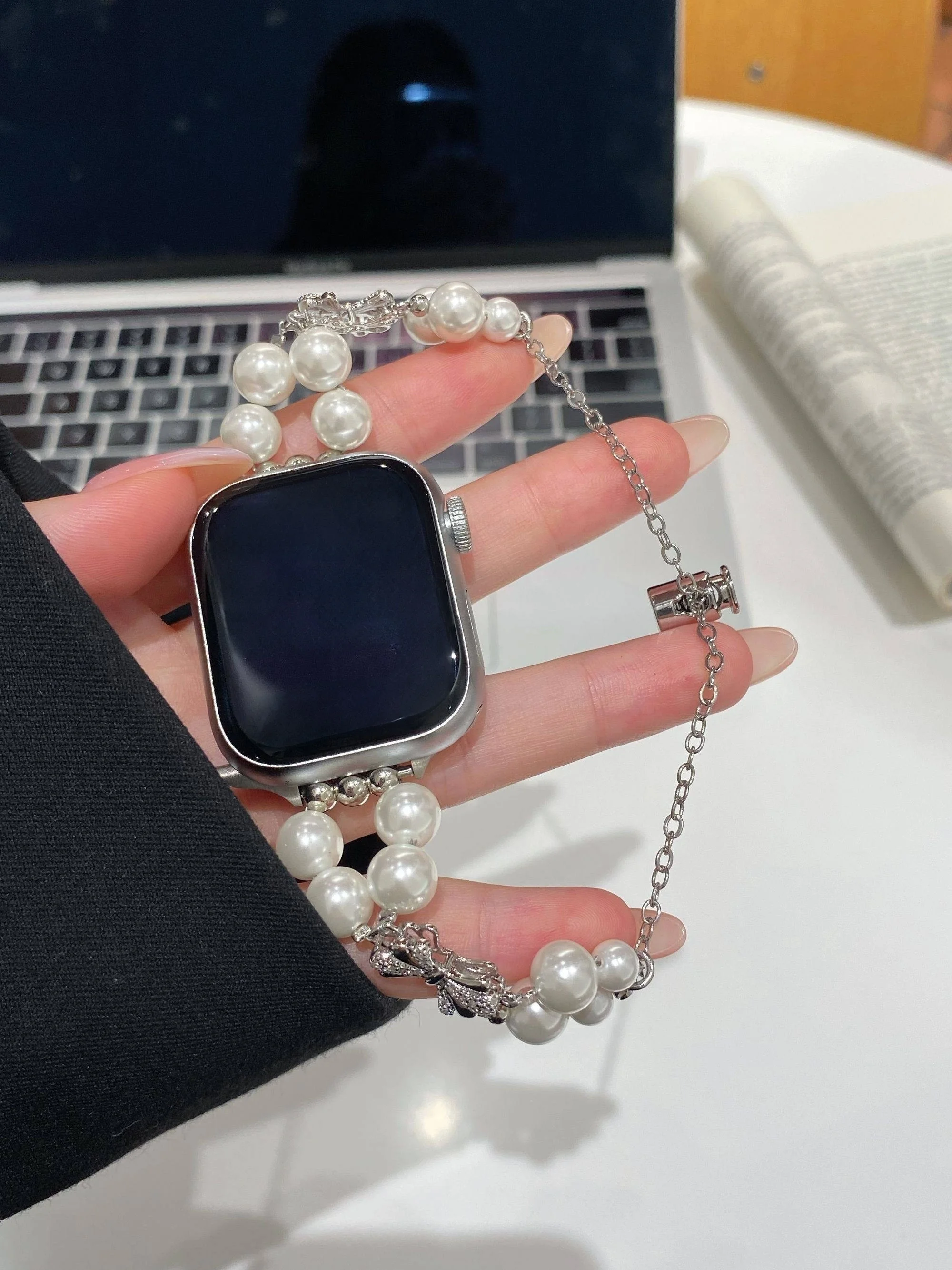 

Butterfly Knot Pearl Chain Compatible with iWatch Strap 38mm 40mm 41mm 42mm 44mm 45mm 49mm Fashion Strap