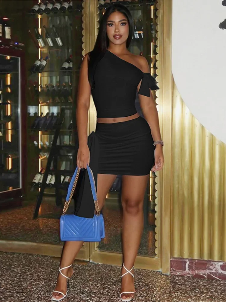 XIAOTANG Setelan Dua Potong Wanita Berenda Atasan Lengan Tidak Beraturan Kerah Miring Rok Pendek Paket Pinggul Pakaian Liburan Pantai Musim Panas