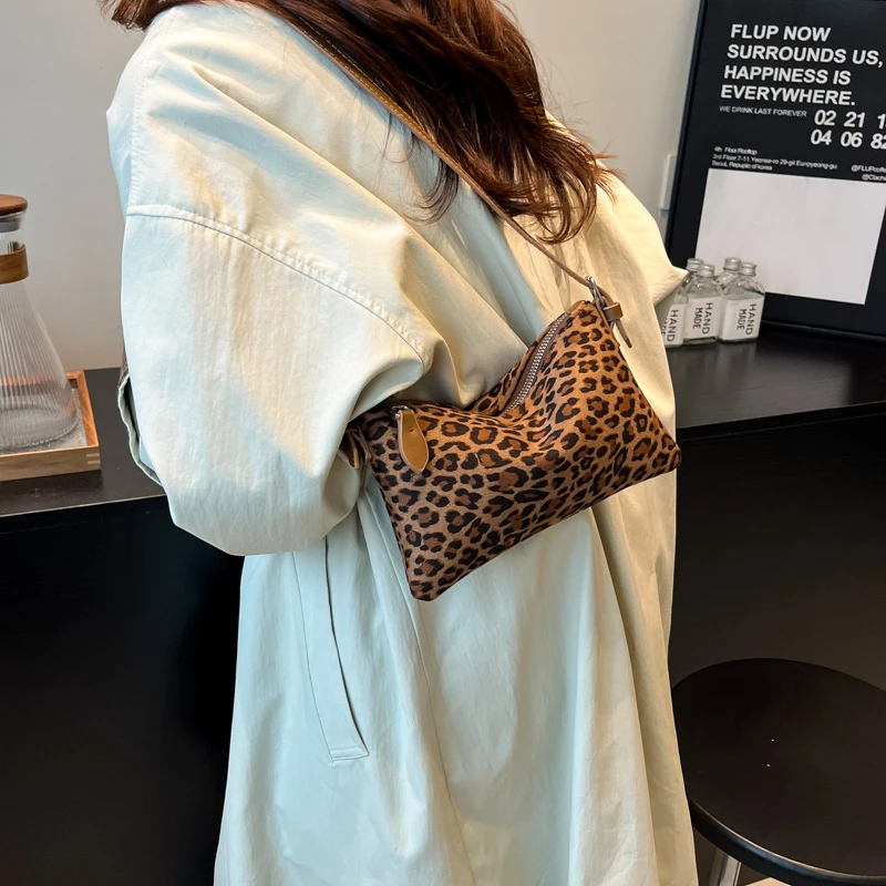 

Zipper Leopard Print Pu Shoulder Bags for Women Design Sewing Thread 2025 New Hot Sale Small Square Youth Crossbody Bags