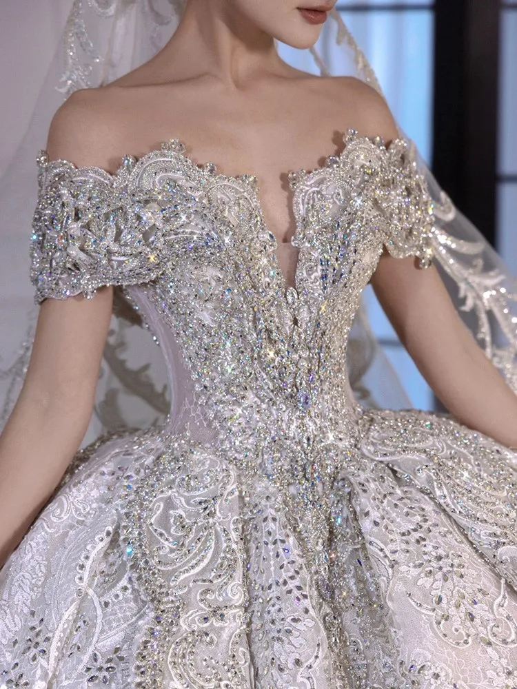 

New main yarn heavy one-shoulder large tailline dress