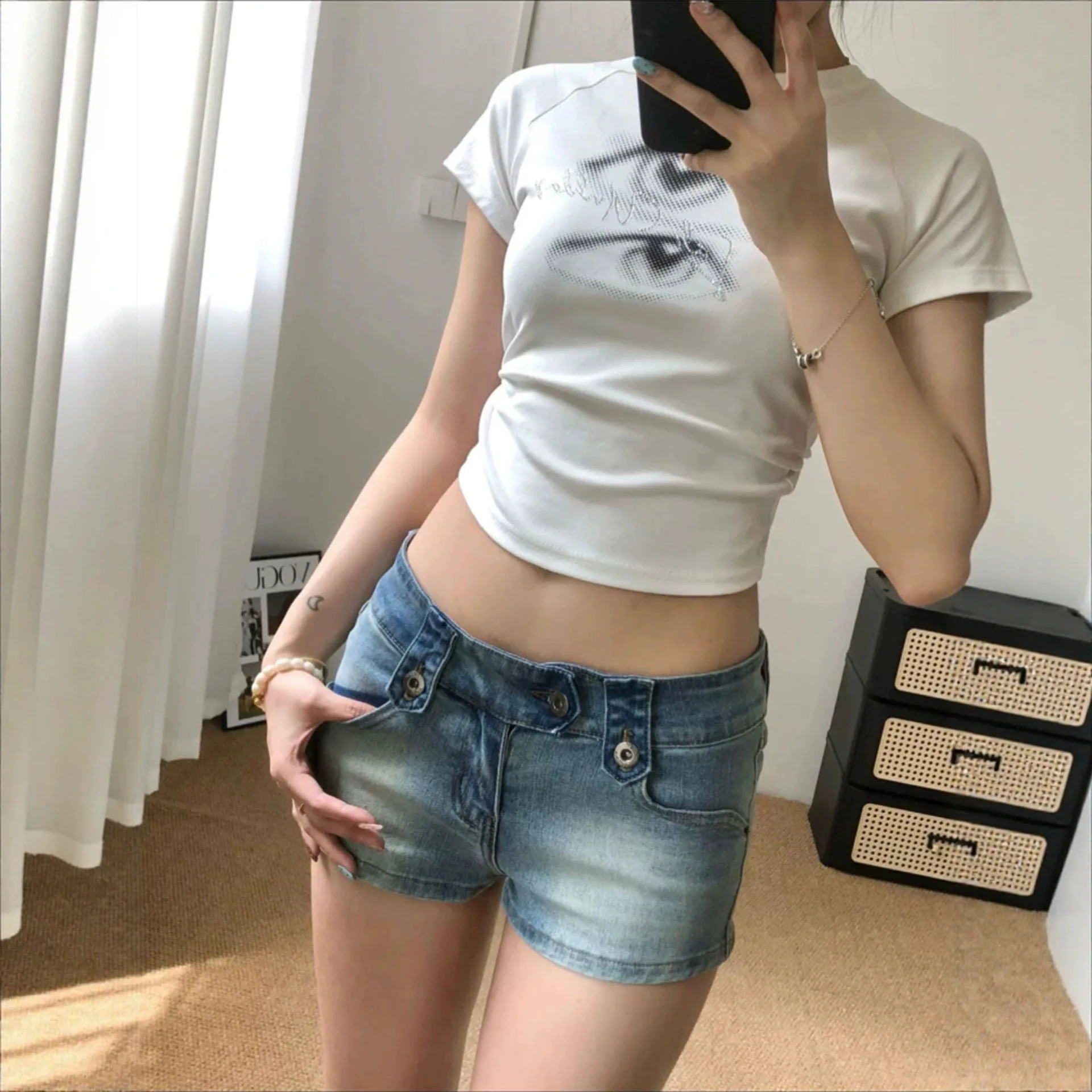 American Spice Girls Do Old Denim Super Shorts Women's Summer Low Waist Retro Slim Hip Y2k Hot Pants view 4