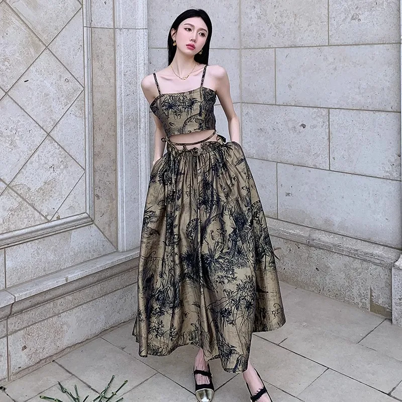 

Ink Wash Printed Suspender Half Skirt Set For Women With Retro Design Vest Paired With A-Line Large Hem Long Skirt Two-Piece Set