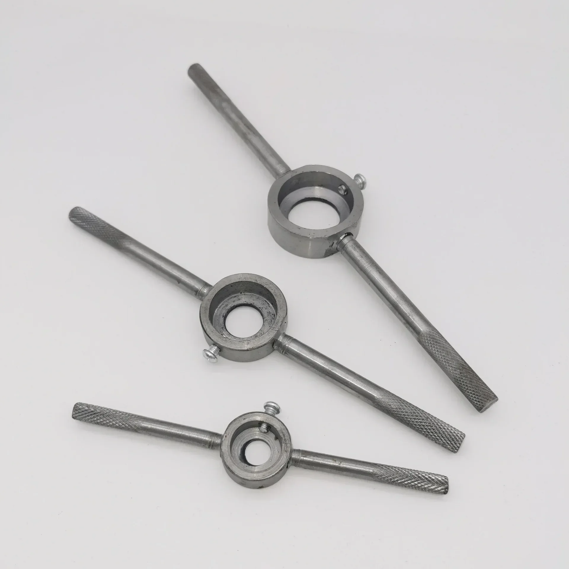 25mm 30mm 38mm ID Round Die Stock Maniglia Chiave Per Round Die Regolabile Die Holder Per Il Taglio Pulito Set di Utensili A Mano