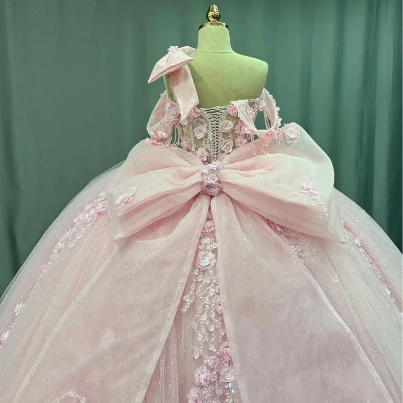 반짝이는 킨세아녜라 드레스 크리스탈 3D 꽃 장식 오프숄더 레이스 레이어드 롱테일 리본 베스티도스 데 15 킨세아녜라 ﻿ 맞춤 제작