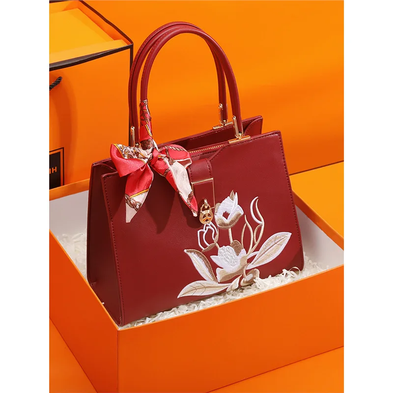 New Style Style Embroidery High-Grade Red Bag Women's Large Capacity Middle-Aged Ladies' Mom Bag Crossbody Handb