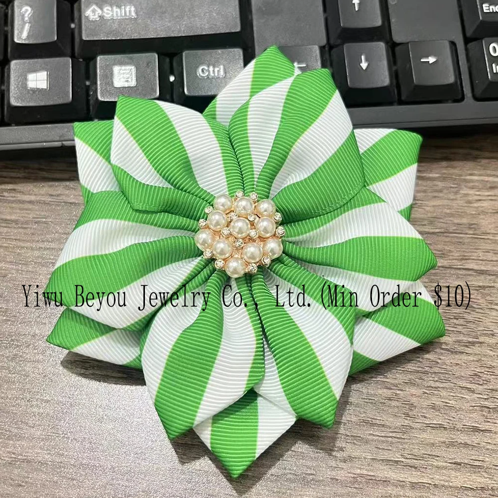 

(25pcs wholesale items)4.5 inches Corsage Green & White flower Brooch-LINKS