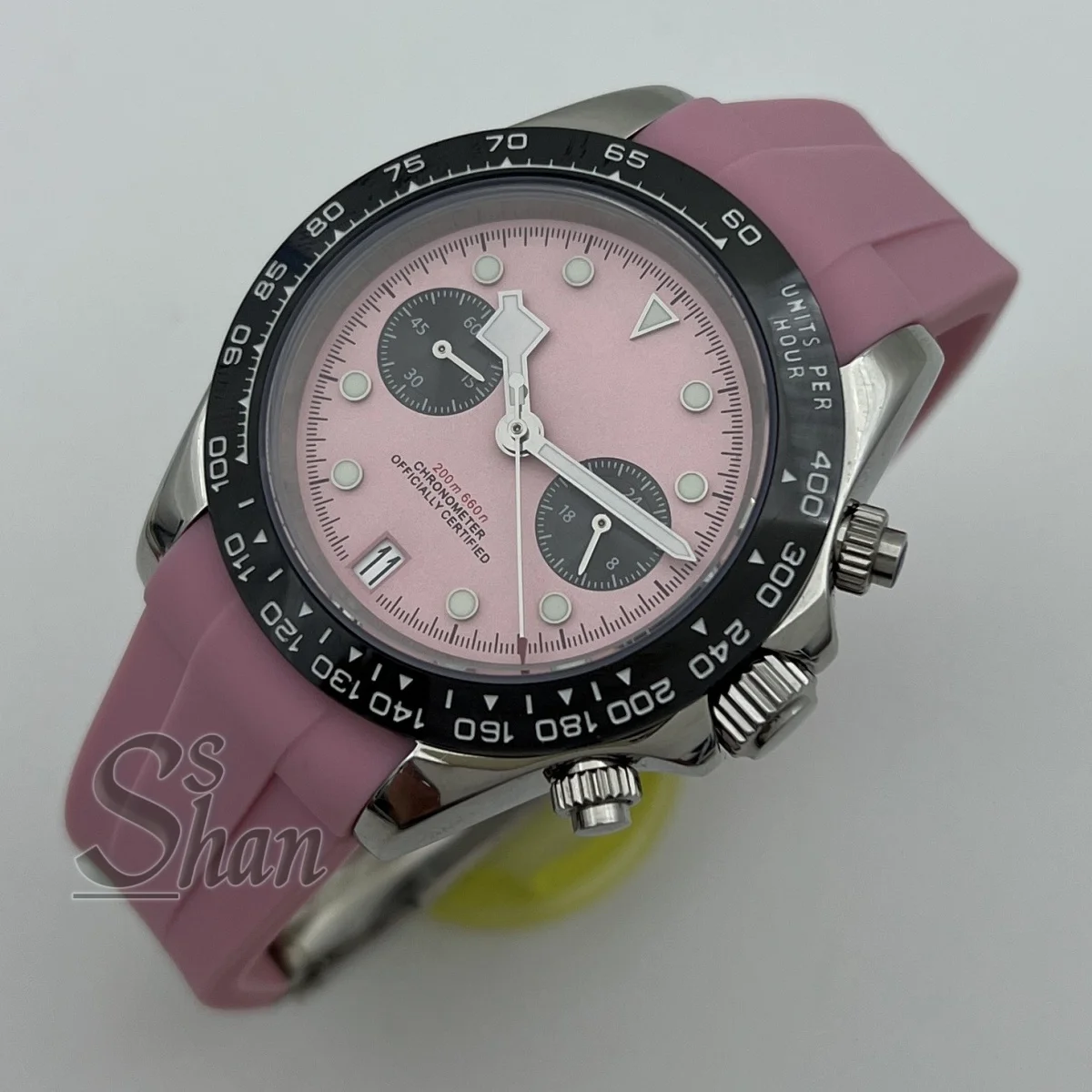 

VK64 39mm chronograph VK64 quartz watch sapphire glass black white pink rubber strap 5 hands green luminescent 6 o 'clock date