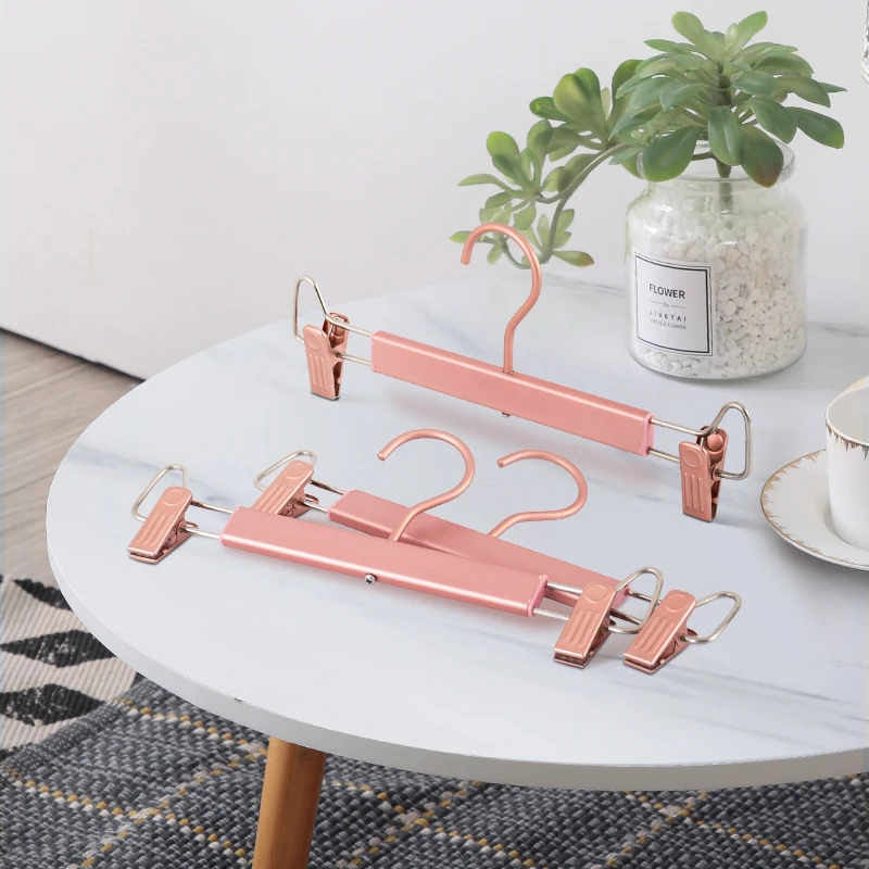 

Adjustable Clip Hanger for Pants Skirts Extendable Metal Clothes for Children Adults Space-Saving Non-Slip Trouser Hanger ﻿ ﻿