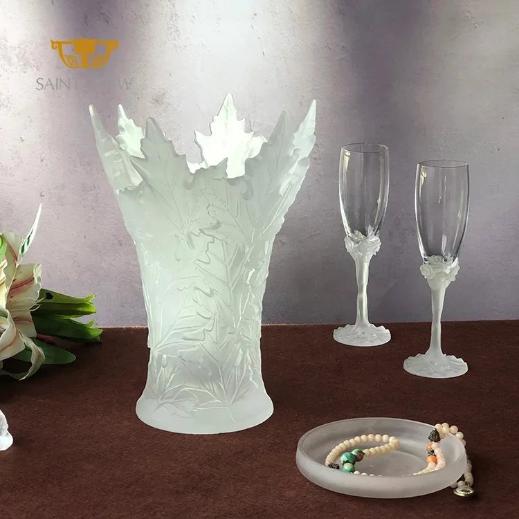 Wholesale Folk Crafts Maple Leaf Crystal Glass Party Vases Luxury Arabic Vase For Flowers