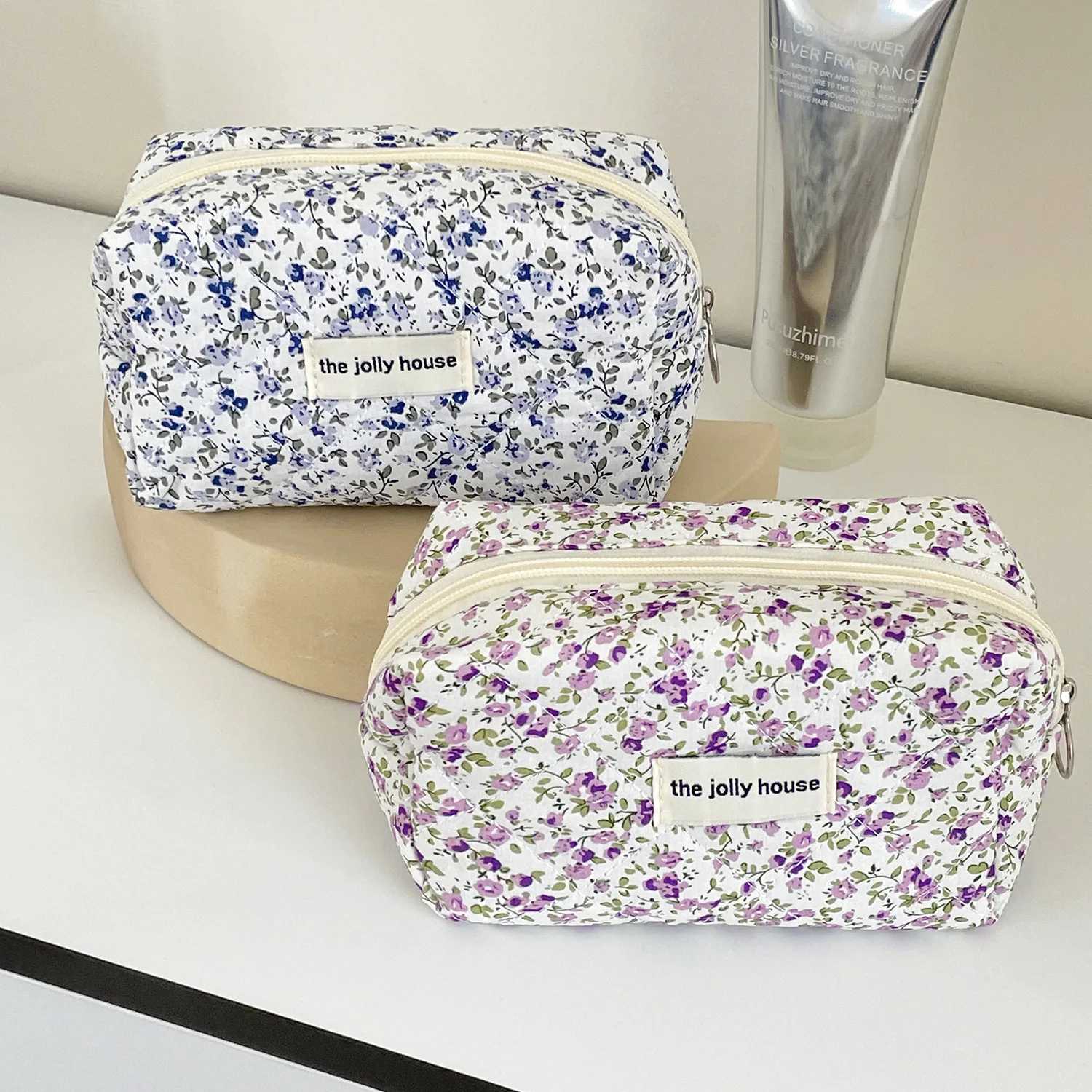Borsa portaoggetti per trucco trapuntata con fiori alla moda Organizzatore da viaggio portatile Custodia da toilette cosmetica Borsa per trucco carina Borse floreali