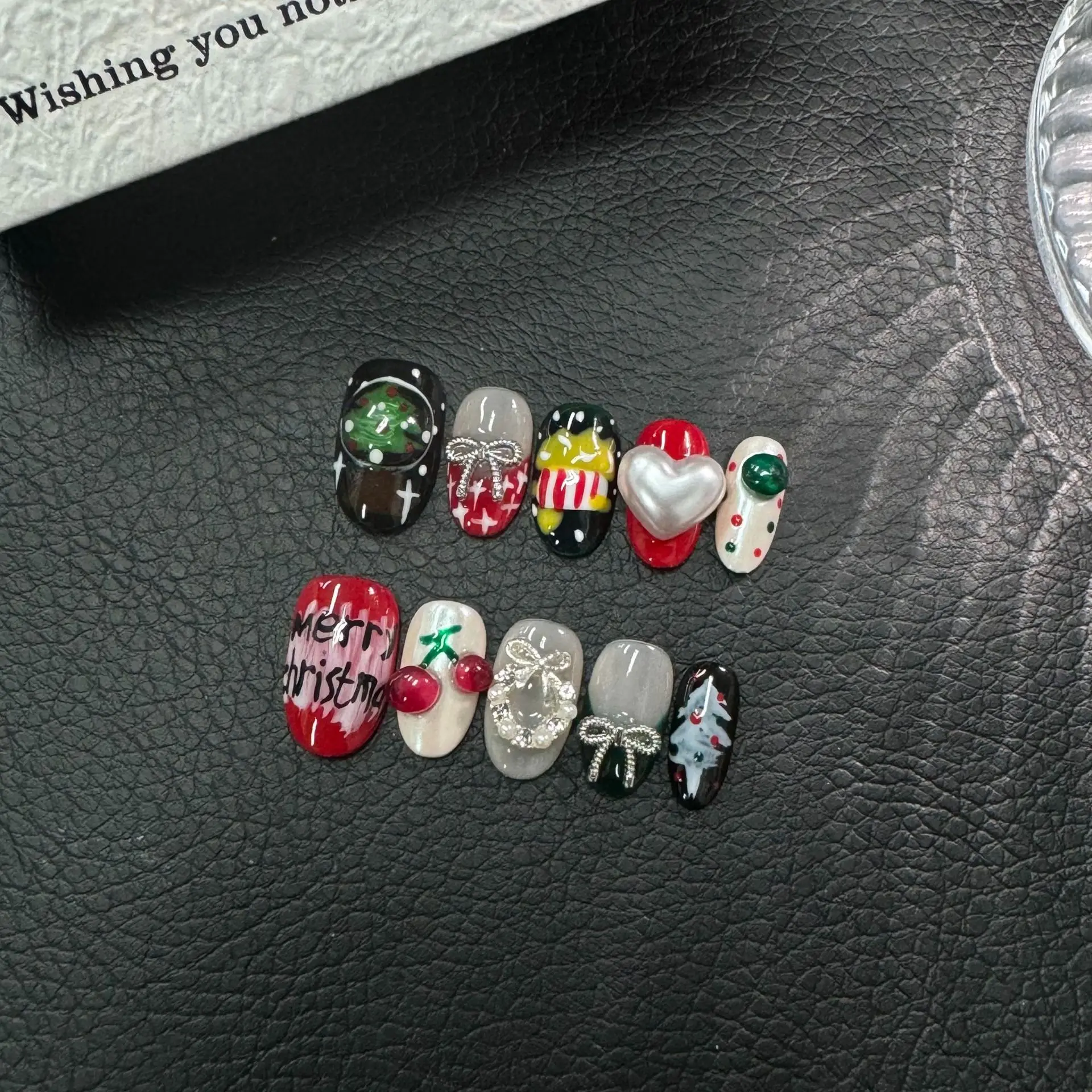 

10pcs Short Almond Handamde Press on Nails Red Cherry Bow Press-On Nail 3D Heart Holiday Elements Full Coverage Nail Tips