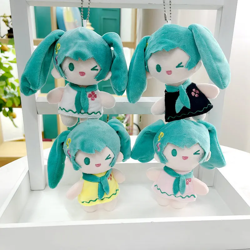 

Новинка 2025, японская мультяшная кукла Хацунэ Мику для девочек, плюшевая подвеска, милый брелок для ключей, сумка, подвесная кукла для друзей, подарок на день рождения