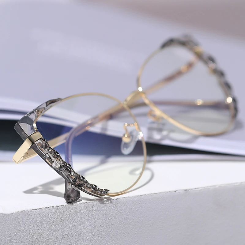 EYORA Lesebrille aus Metall mit Schmetterlingsrahmen, Myopie-Brille, Hyperopie, Anti-Blaulicht, progressive photochrome Brillengläser