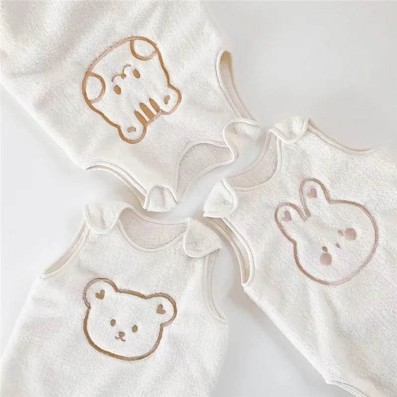 Dziecięcy zimowy polarowy śpiworek bez rękawów, ciepła kołderka zapobiegająca kopaniu, przyjazna dla skóry, niezbędna dla niemowląt, aby śpiły spokojnie.