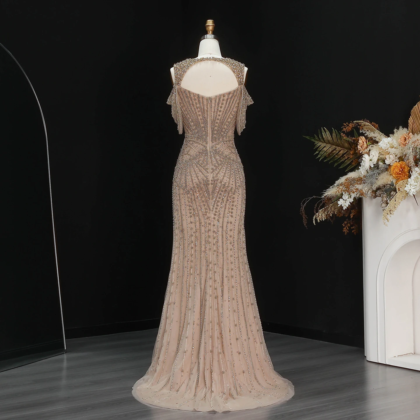 Sharon Said Luxuriöses Abendkleid mit rosa Perlen und Perlenstickerei, drapiertem Träger, V-Ausschnitt, Meerjungfrauen-Schnitt, für formelle Anlässe und Partys, SS193, maßgeschneidert – Detail 15