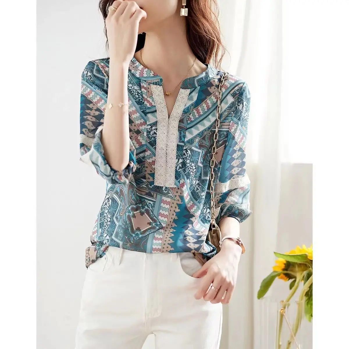 Fashionable Ethnic Style Printing Chiffon Shirt for Women\'s Summer V-neck Middle Sleeve Lace Edge Lightweight Trendy T-shirt Top