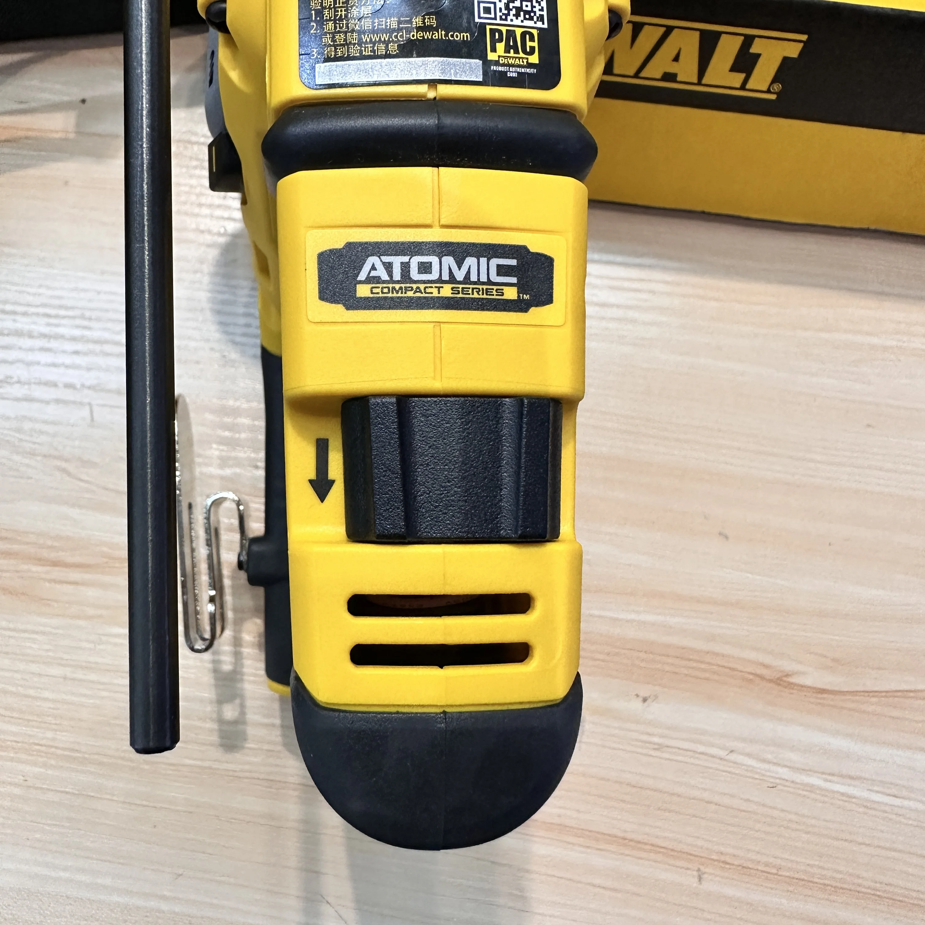 DeWalt DCH172N Compact Hammer Cordless Rechargeable Electrical Hammer Drill 5/8 Inch 20V MAX Hammer Bare Metal Power Tools