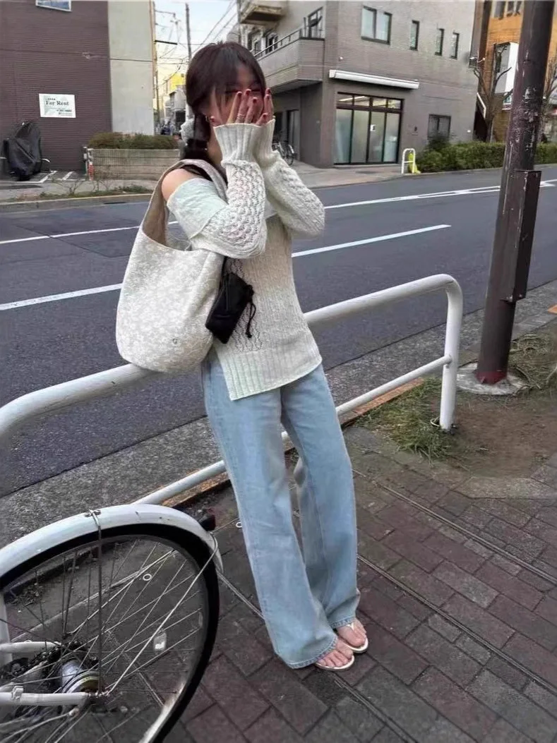 Jeans de Cintura Alta com Pernas Retas e gem Clara  GED He Jing Moda Fena Estilo Casual de Aodão com Efeito...