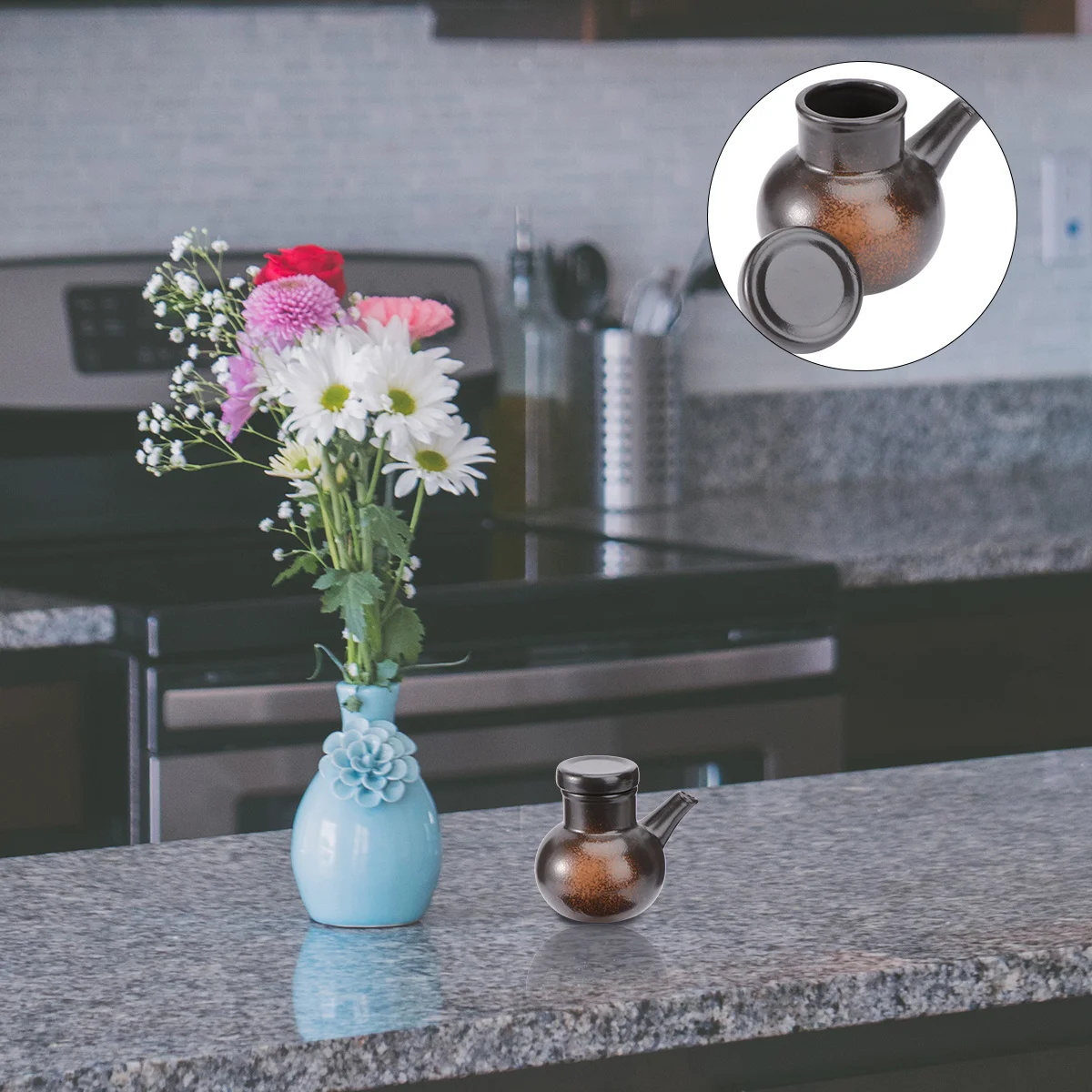 

1Pcs Ceramic Seasoning Kettle Stylish Kitchen Supply Soy Sauce Storage Bottle Condiment Organizer Seasoning Kettle