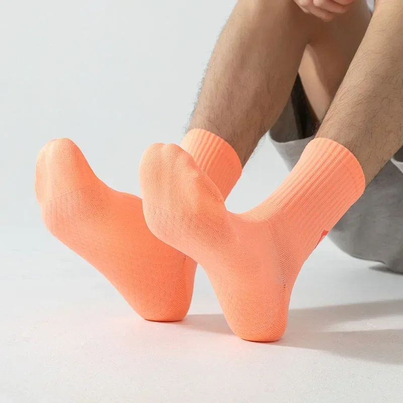 Esportes ao ar livre marthon bicicleta equitação treinamento de fitness tripulação meias correndo unisex das mulheres dos homens tubo médio rapidamente seco