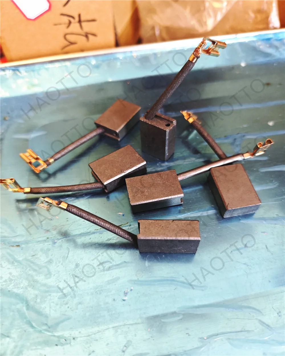 2 قطعة فرشاة كربون المحرك مفرغة 8*16*20 مم 8x16x20 مم