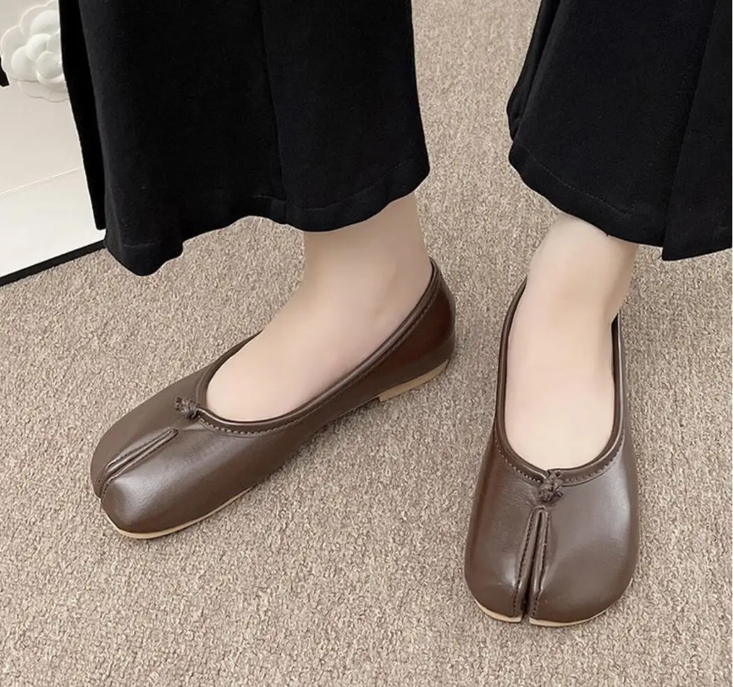 Japanese Style Tabi Ninja Shoes Women Cozy Leather Flats Split Hoof Toe Loafers Femme Mary Jeans Mocasines Ladies Ballerina Shoe