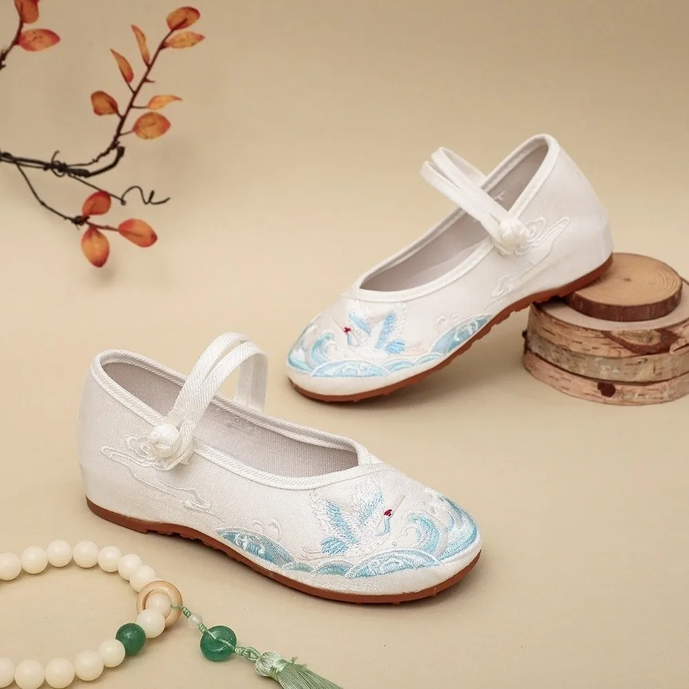 

Chinese Style Girls' Dancing Shoes Wear Resistant Non-slip Children Hanfu Flat Shoes Breathable Soft Sole Ancient Dress Up Shoes