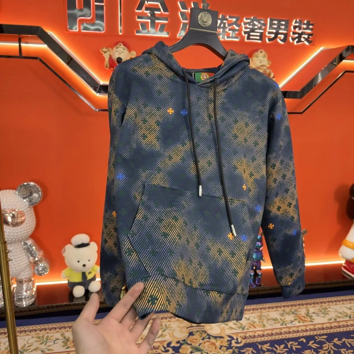 2025Autumn and winter new men's hooded sweater fashion design trend sense light luxury pullover long sleeve niche top