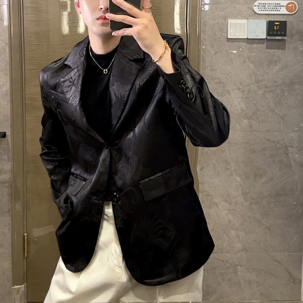 سترة رجالية شتوية جديدة لعام 2025 بلون واحد من قماش الجاكار سترة صينية عصرية عصرية عالية الشارع فضفاضة غير رسمية للرجال