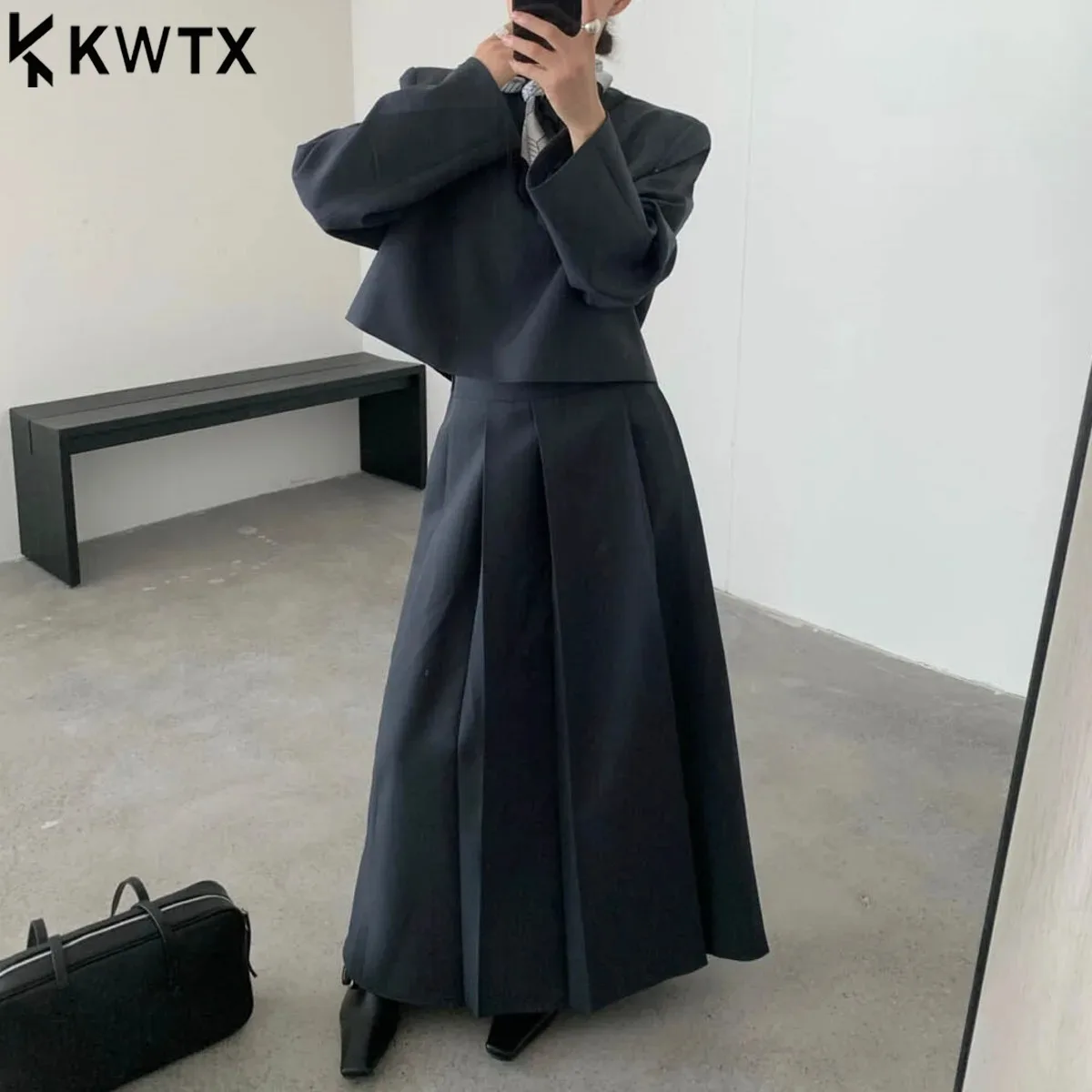 

KWTX Women's Short Sleeve Blazer & Pleated Skirt Set With Scarf, Slim Fit Elegant Office Wear, Premium Draping Fabric
