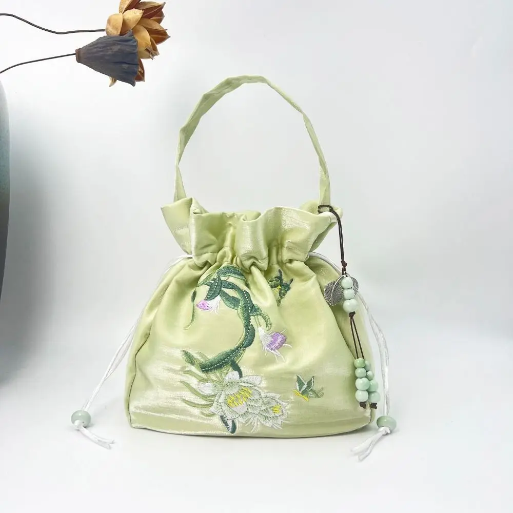 High Quality Exquisite Embroidery Tassel Drawstring Bag Chinese Style Retro Handbag Bucket Bag Hanfu Accessories