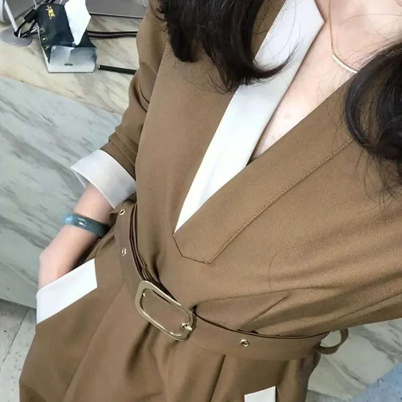 New 2024 High-end Fashion Lady High-end Suit Temperament Goddess Fan Xiaoxiang Style Coffee Color Simple Long Sleeved Dress