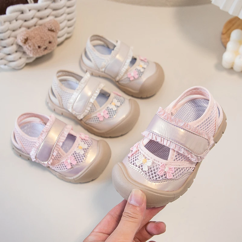 

2026 Brand New Children Flats Toes Capped Lace Sweet Girls Casual Shoes Mesh Breathable Soft Sole Kids Princess Shoes