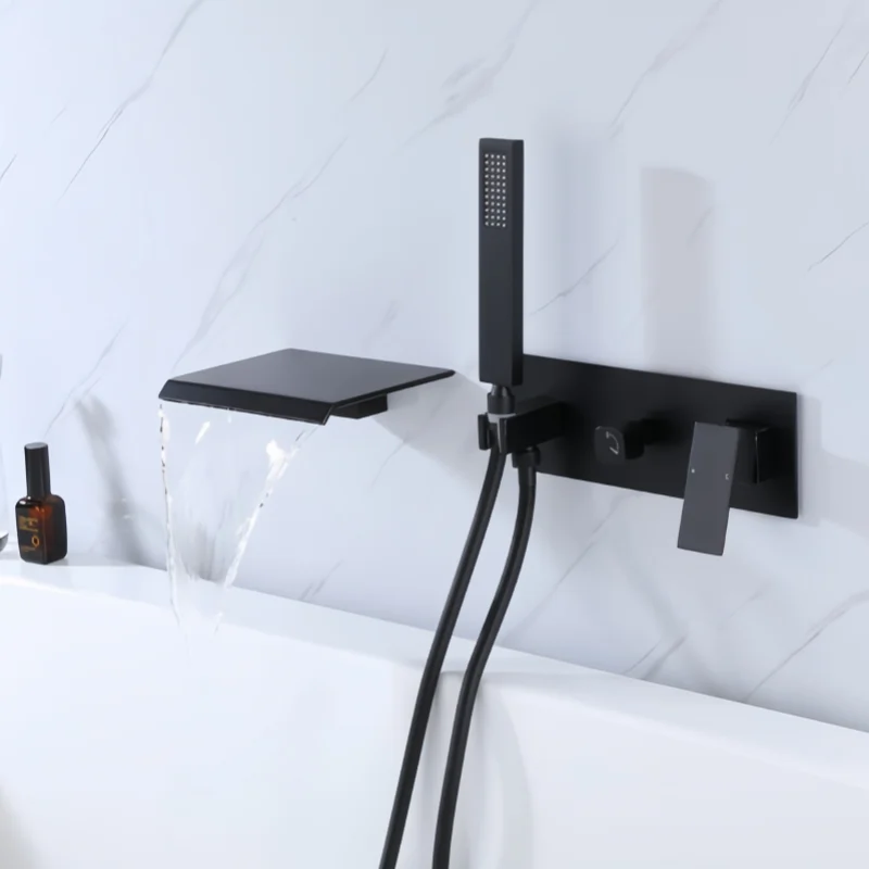 Brushed Gold Bathtu…