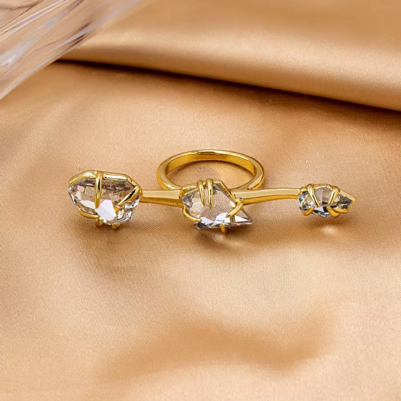 الشهيرة مصمم شخصية الفولاذ المقاوم للصدأ خاتم الزمرد الماس غير النظامية الأحجار الكريمة فنجر الفرقة المجوهرات الفاخرة طبق الاصل بالجملة #4