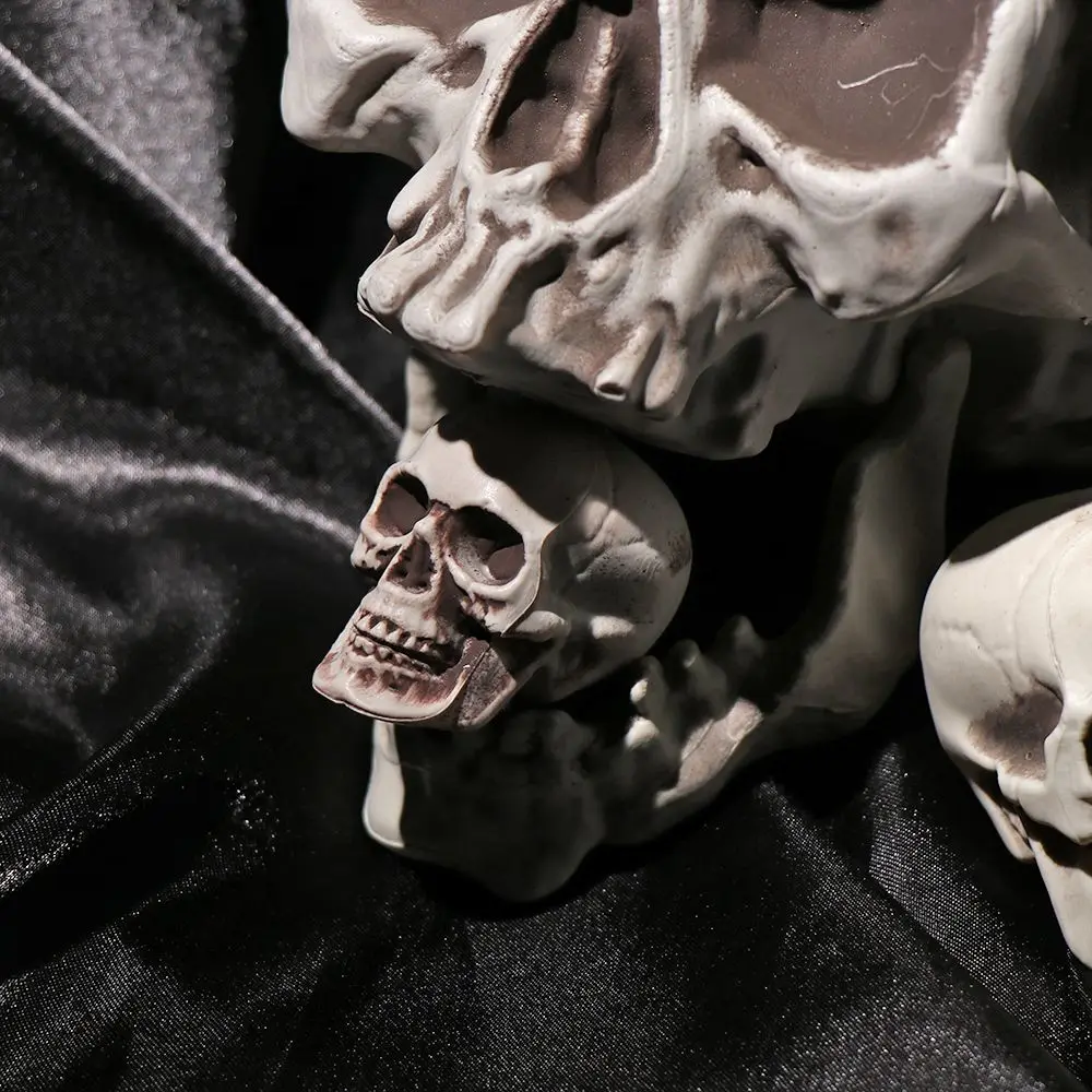 Zdjęcie 4: Wysokiej jakości ludzka czaszka szkielet głowy wszystkie rozmiary styl halloweenowy rekwizyt fotograficzny straszny wiszący wystrój dekoracja na imprezę domową akcesoria do gier