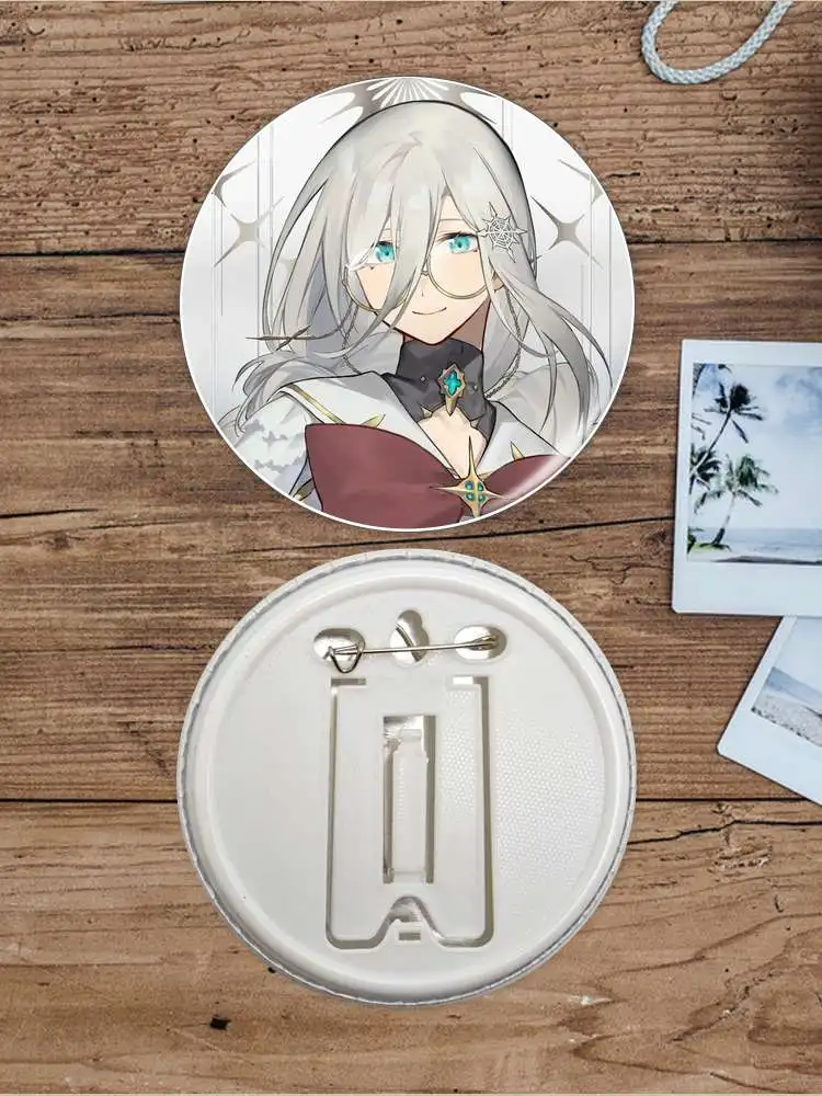 بروش شارة أنيمي قناة Aia Amare ، ملحقات مرساة ، ديكور تنكري صفيح ، مجوهرات معدنية أنيقة ، VTuber