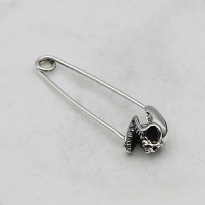 

S925 Sterling Silver Skull Head Japanese and Korean Ornaments Ruppy Handsome Old Pin Earrings Male and Female Personality Chaota