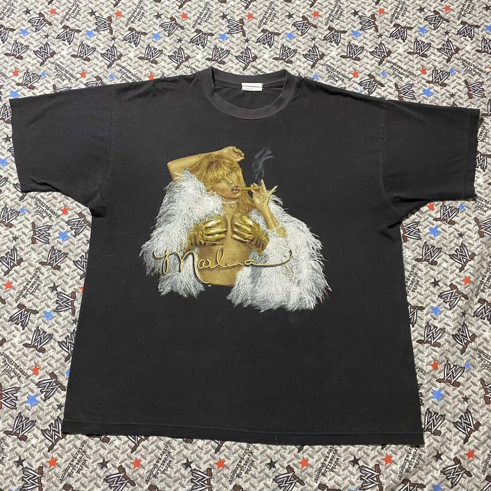 Подлинная футболка размером XXL от Goldust