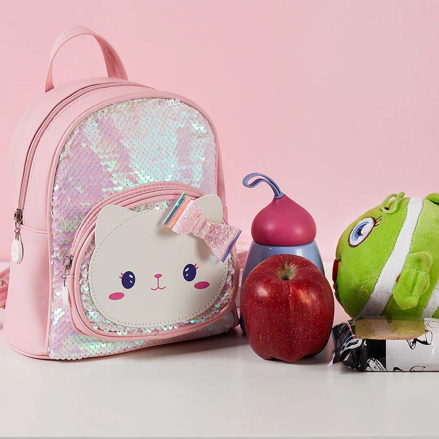 Girls cute backpack with zipper closure cartoon cat sequin backpack suitable for girls to go out and use as a birthday gift