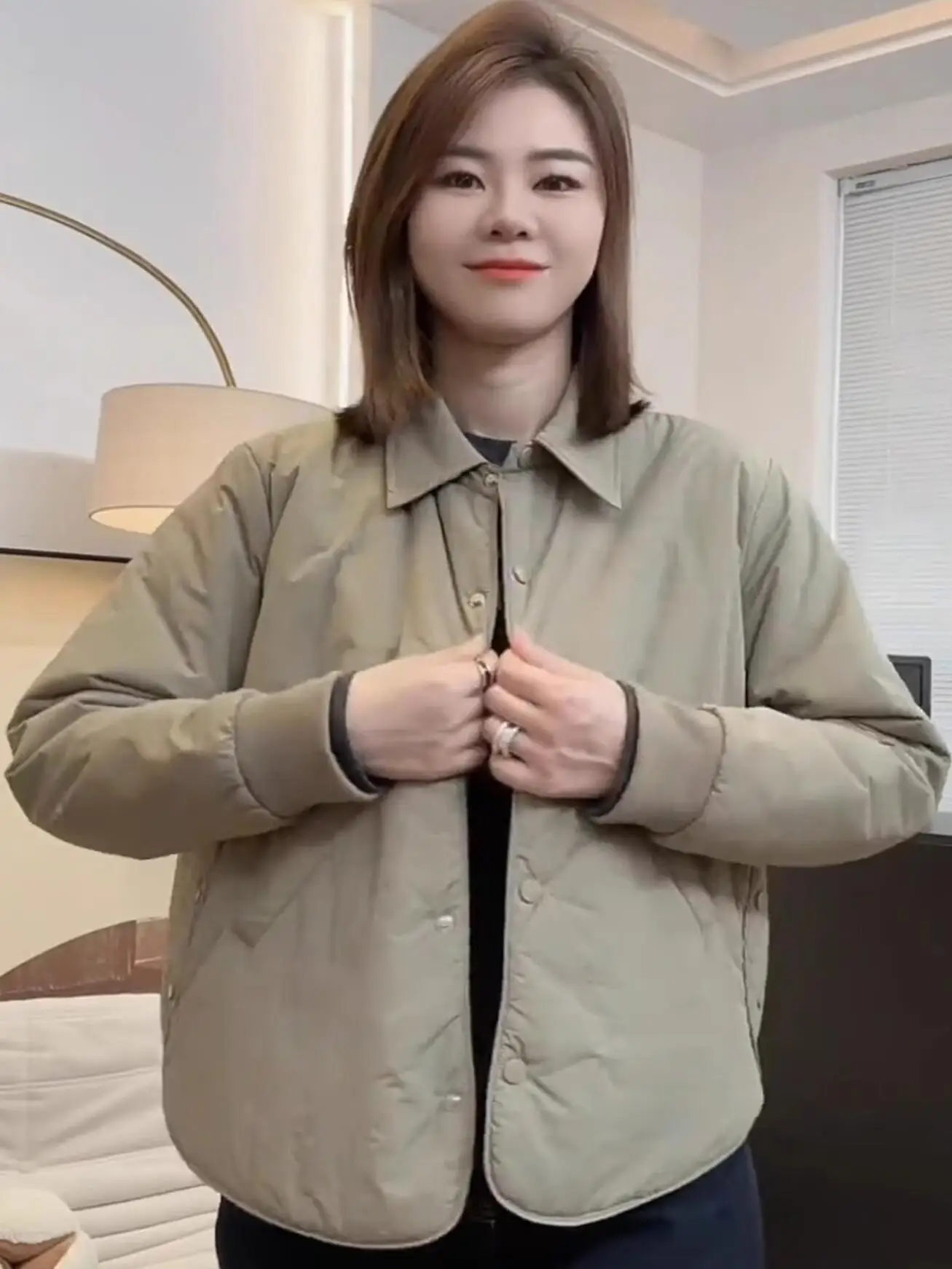 

Легкая хлопковая пуховая куртка женская осенне-зимняя, новый дизайн, свободный крой, повседневная, укороченная, с воротником, на одной пуговице