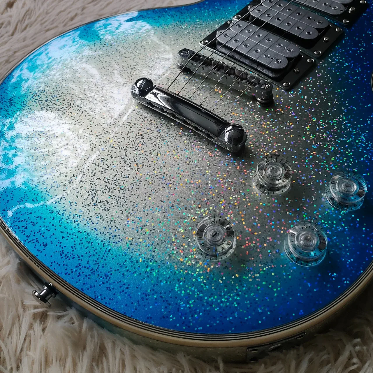 Blue-Silver Sunburst  Large-Grain Sparkle Clear Knobs Lightning Bolt Fingerboard Inlay Electric Guitar Rock Music  HHH Pickup