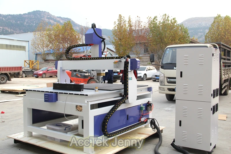 済南AccTek Atc CNCルーター 1200 * 1200mm 小型木工CNC彫刻機 リニア4個ATC CNCルーター 小型企業向け