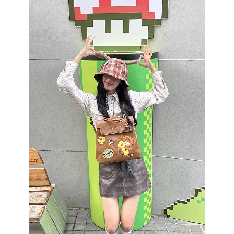 ELFSACK 2025 Autumn New Arrivals Casual Stamp 3D Embroidery Loose Fit Round Neck Sweater For Woman