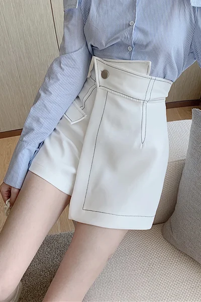 Pantaloni gonna corta irregolare 2025 Summer Women's Design Sense Vita alta Pantaloncini a gamba larga