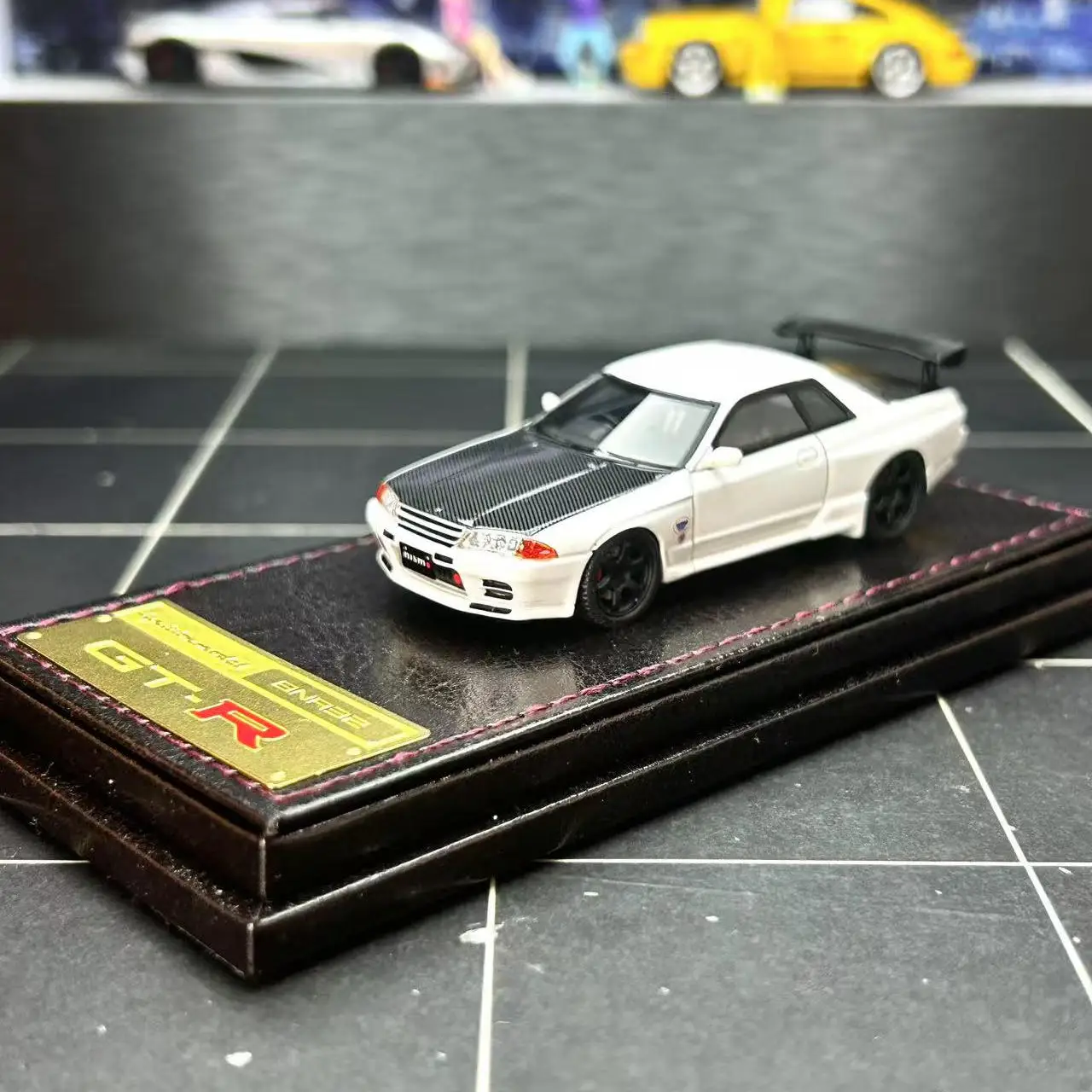 

Diecast IG 1:64 Scale Nissan Skyline Resin Car Model Collectible Toy Gift Souvenir Display Ornament