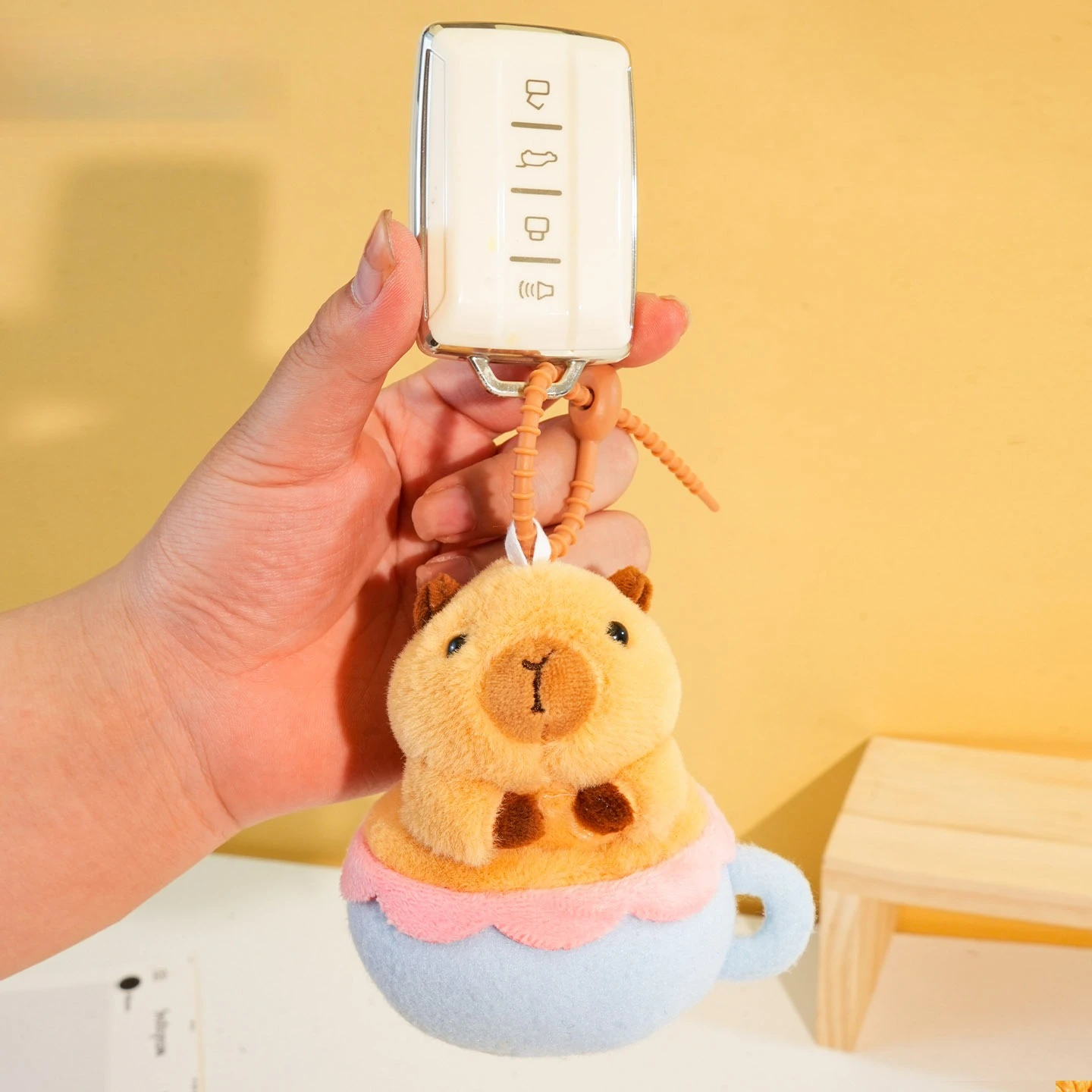 Creative Bath Water Cup Plush Capibala Doll Keychain Pendant Decompression Sound Making  Capibala Doll Bag Hanging Decoration