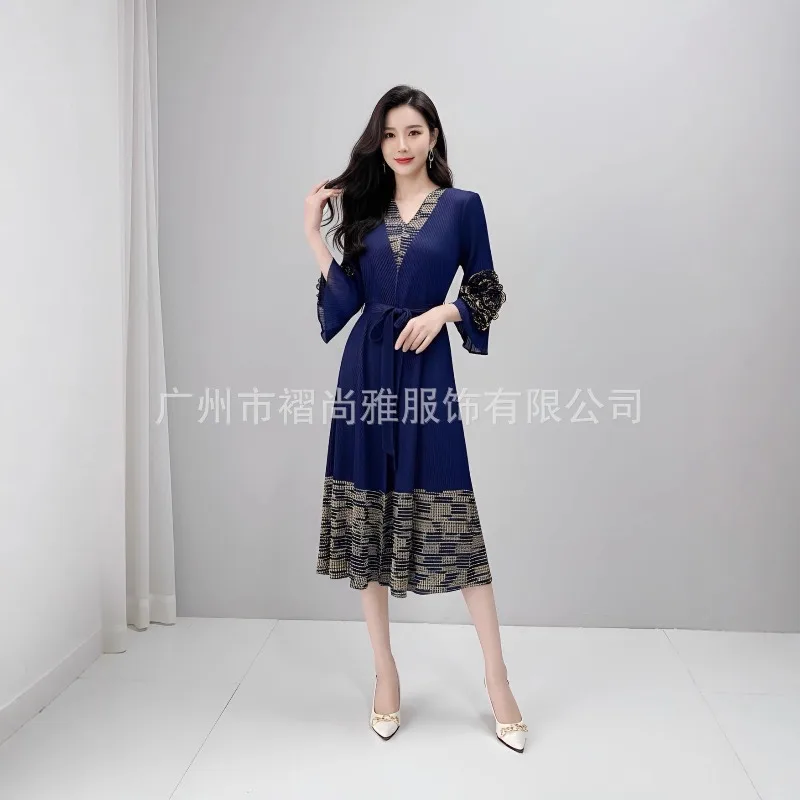 مياكي الطيات 2025 خريف جديد الخامس الرقبة مطرز فساتين مقياس السمك الطيات أنيقة التعادل الخصر مطاطا فستان طويل أضعاف المناسبات الرسمية