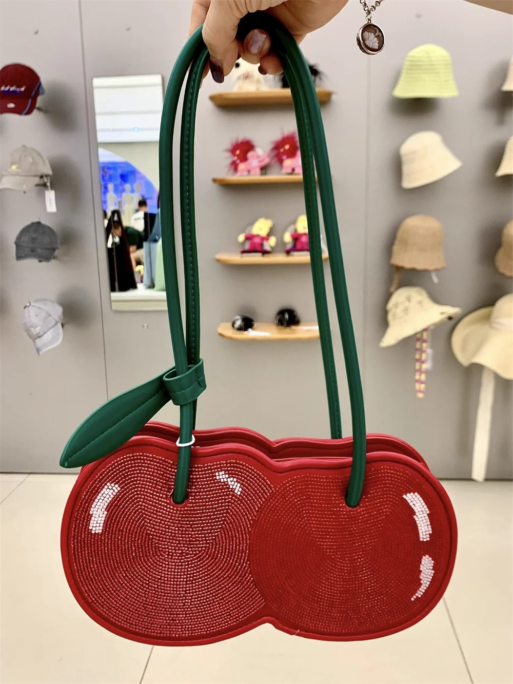 

2025 Cherry Shaped Single Shoulder Slant Cross Women's Bag Sweet Fresh Painted Leather Fruit Red Chain Bags Women Handbags